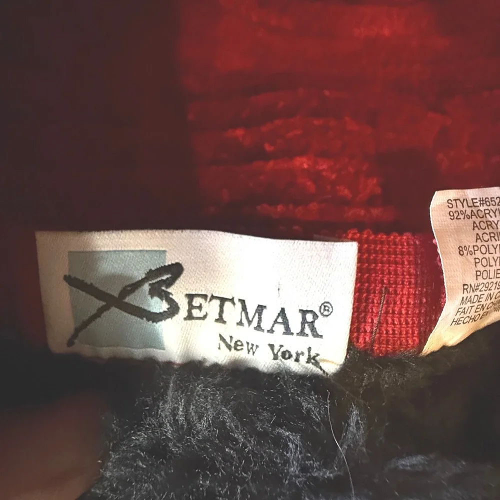 BETMAR New York Vintage Bucket Style Hat Red Chenille & Black‎ Faux Fur